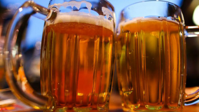 Германските пивовари предупреждават за бързото поскъпване на пенливата напитка в