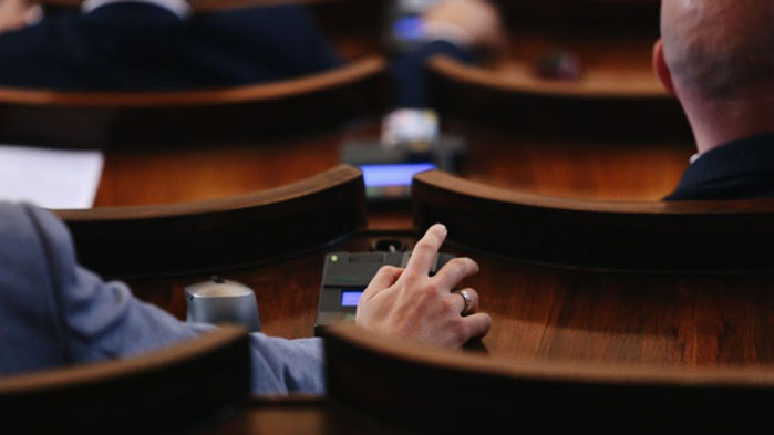 Управляващите с нова "коалиционна драма": ИТН с опит да отстранят Христо Иванов от правна комисия