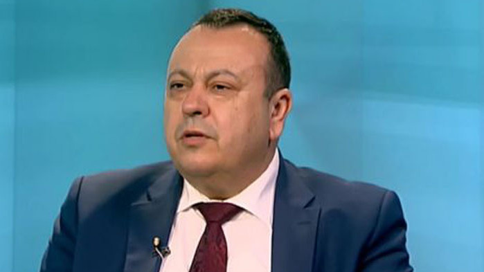 Решението за предоставяне на военна помощ на Украйна не мисля,