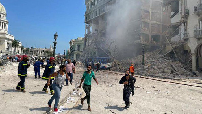 Най-малко 22-ма души са загиналите при мощната в центъра на