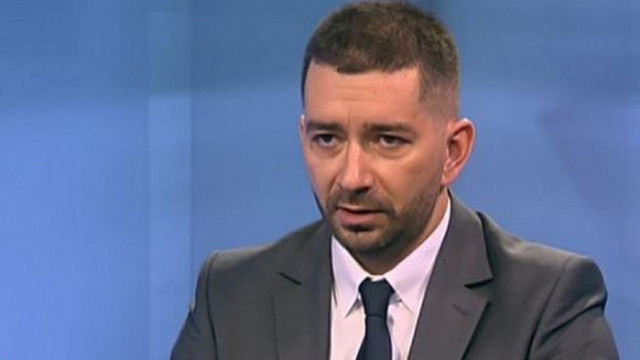Слави Василев: Скоро президентът ще свали доверието си от властта