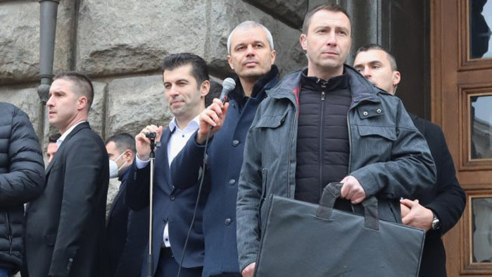 „Възраждане" иска оставката на правителството, организира национален протест