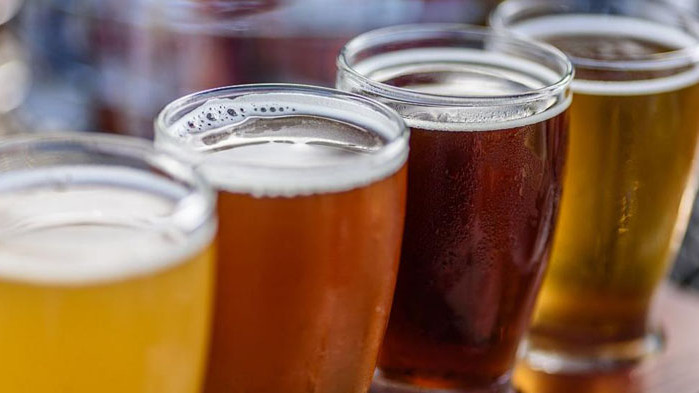 Варненски младежи раздават "Бира за смет" в неделя