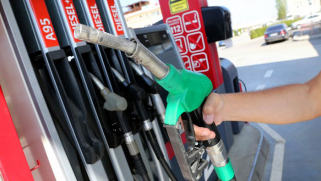 Над 40% са се повишили цените на бензина за една година
