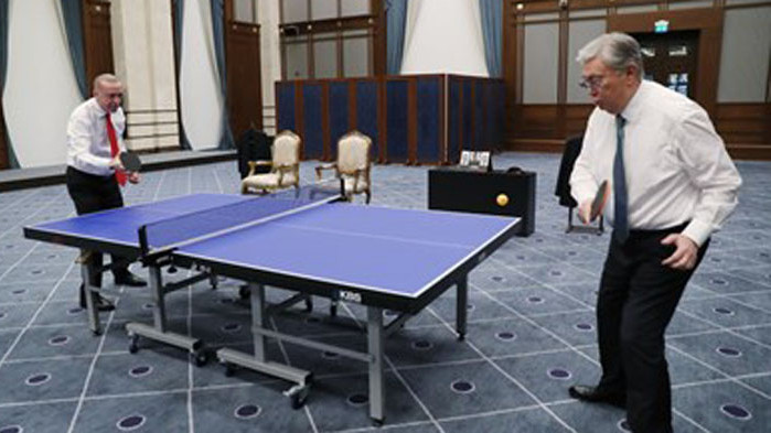 Ердоган и президентът на Казахстан подписаха договор за 1 млрд. долара и чукнаха тенис на маса