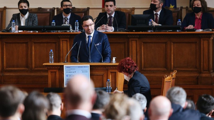 Даниел Митов оглави Временната комисия за спирането на руския газ