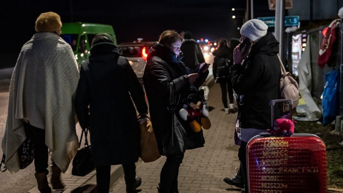 Хотелиерите не знаят как и кога бягащите от войната ще напуснат базите