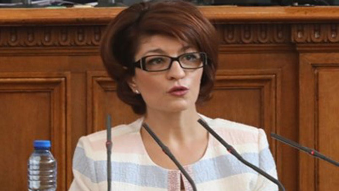 ДБ са смокиново листо на руските интереси в България, заяви Атанасова