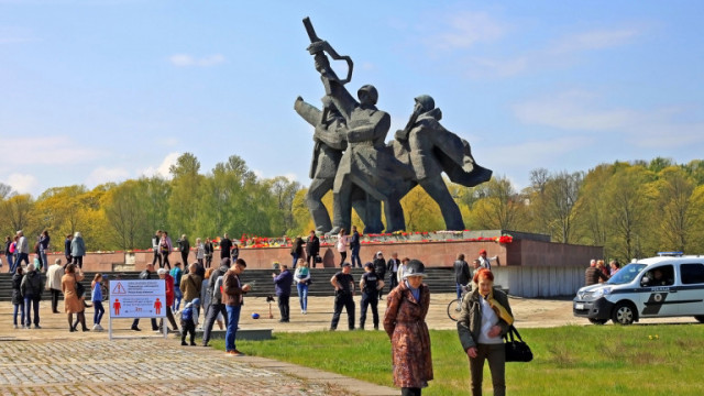 Градският съвет на Рига гласува Паметникът на освободителите на Рига от нацистките