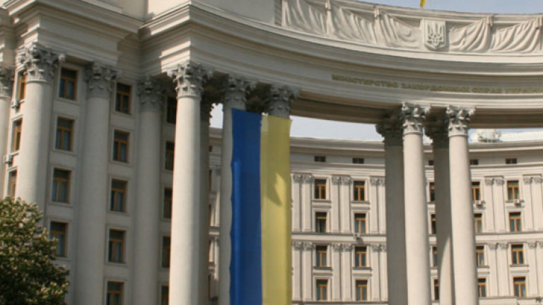37 дипломатически мисии на чужди държави възобновиха работата си в Киев.
