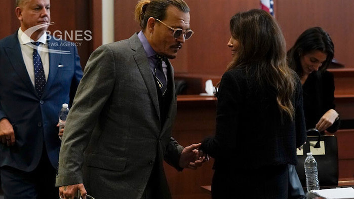 Джони Деп е бил с едни от най-красивите жени в