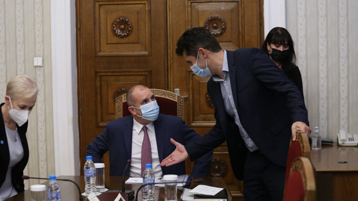 Президентът Румен Радев не цели с критики да свали правителството.