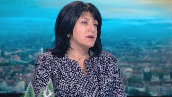 Милтенова подава сигнал в прокуратурата срещу транспортния министър