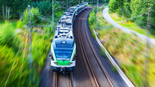 Румъния купува 62 електрически влака за къси разстояния Това обяви