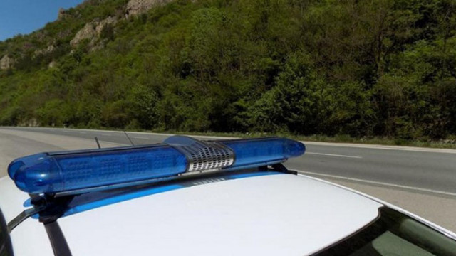 Три автомобила се блъснаха в Пловдивско, има жертва
