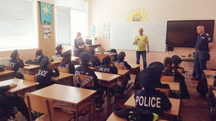 Завърши двугодишно обучение на ученици- доброволци