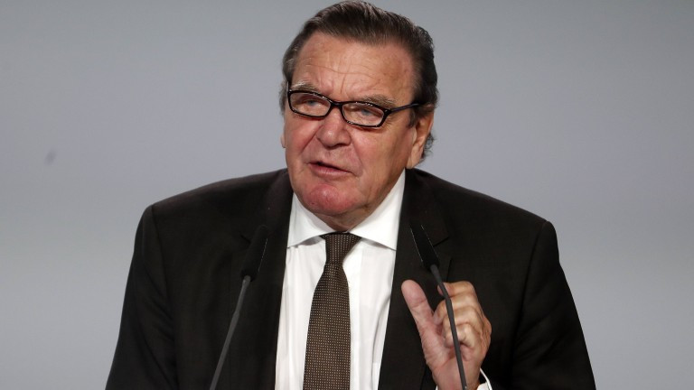 Публично финансираният офис на бившия германски канцлер Герхард Шрьодер ще