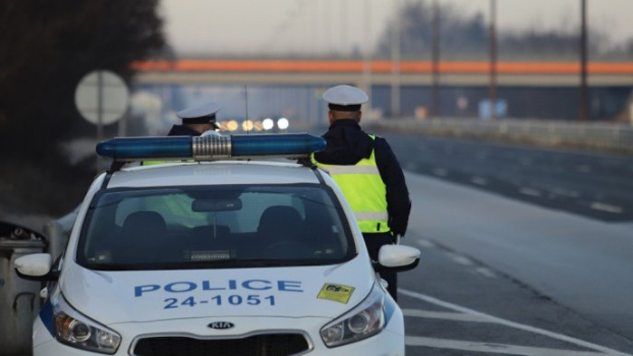 Масирани проверки на KAT за поставени колани на задните седалки.