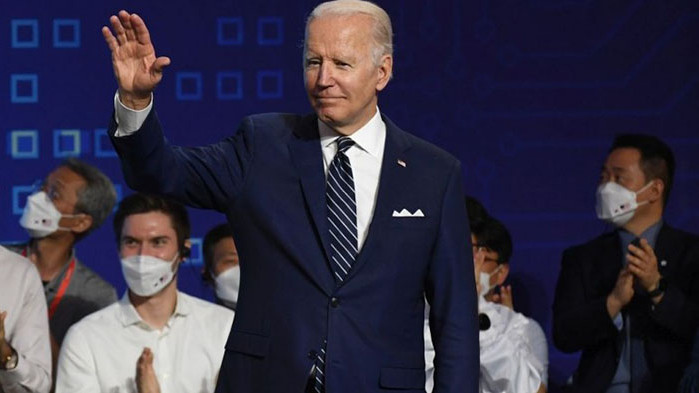 Рейтингът на президента на САЩ Джо Байдън е спаднал до