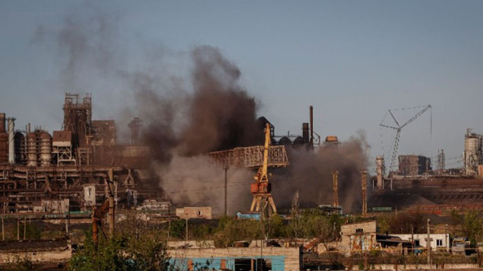 Започна разминирането на комбината Азовстал в Мариупол, предаде Ройтерс. След