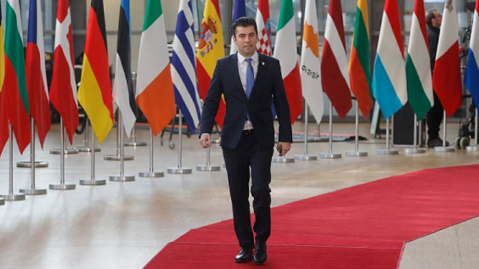 Той ще се включи в дискусия на тема Изгубено десетилетие?