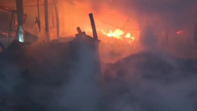 Пожар избухна в заведение до стадион Ивайло във Велико Търново