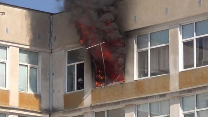 Навръх 24 май евакуираха деца заради пожар в училище