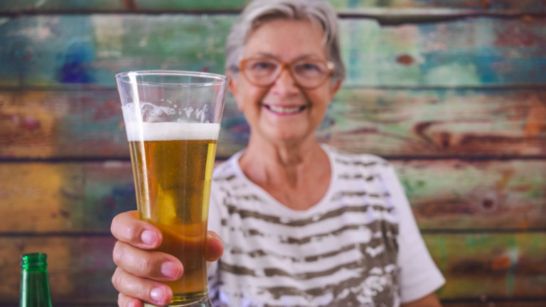 Три бири и един шот уиски - как една жена достигна до 112-годишна възраст