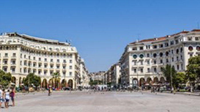 Двама души са на апаратно дишане, а петима други са