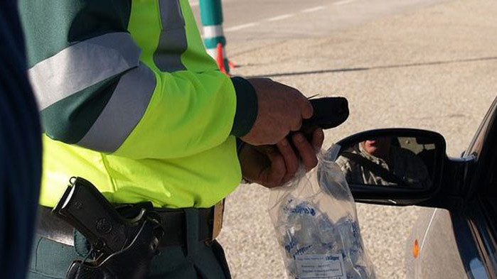 По силата на внесено за разглеждане и одобрено от съда