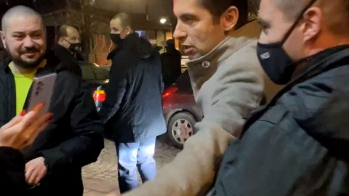 Наградиха служители на НСО, опазили Петков в Украйна