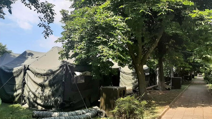 Как изглежда палатковия лагер в Сарафово, който чака украинските бежанци (СНИМКИ)