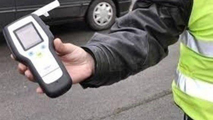 С близо 4 промила алкохол в кръвта, шофьор задигна камион и се блъсна в стълб край Пловдив