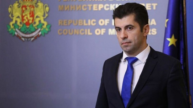 Премиерът Кирил Петков отново избегна отговор на въпроса дали се