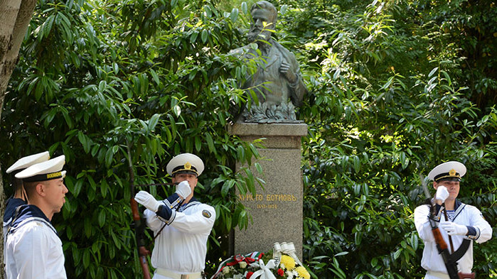 Варна отдаде почит на Христо Ботев и загиналите за национално освобождение