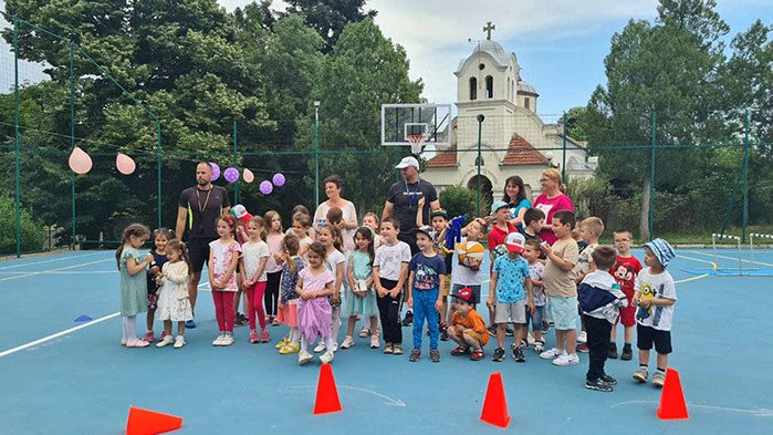 В село Звездица откриха обновеното игрище