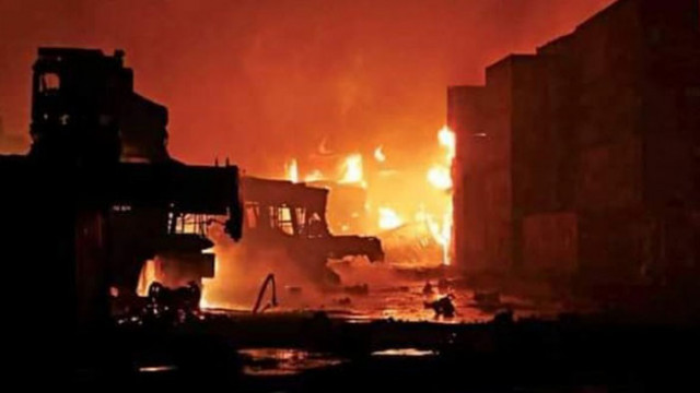 15 души загинаха при огромен пожар в депо за контейнери