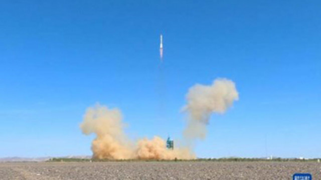 Китай успешно изстреля „Шънджоу-14“