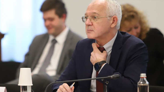 Велев: България продължава да потребява руски газ, но чрез посредници