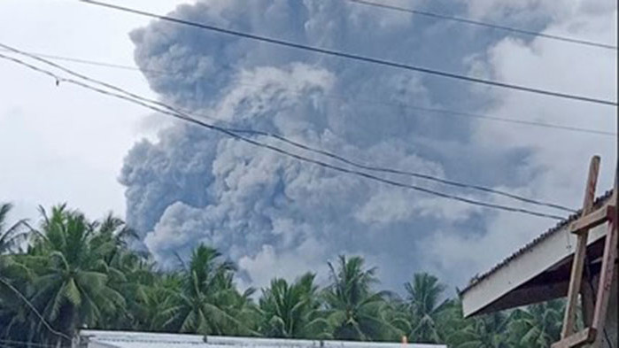 Вулкан изригна на Филипините