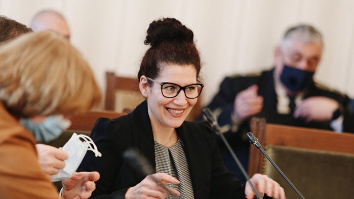 Константинова не виждала причина да подава оставка