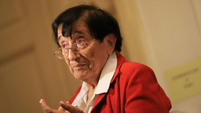 Двата танкера с природен газ са за един месец. Няма гаранции,