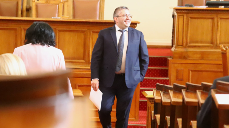 Ремонтите на пътища няма как да бъдат завършени в срок.