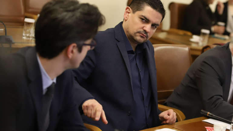 Било въпрос на негова преценка, кога ще си подаде оставката, каза Радостин Василев