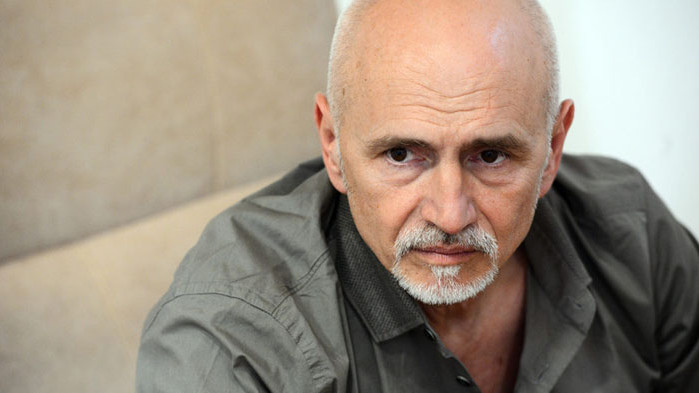 10 дни след като обяви коалицията за италианско семейство“, а