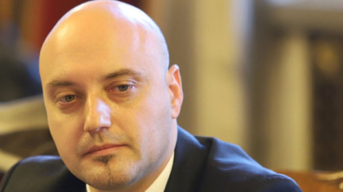 За нас е важно приоритетите на управлението да вървят, въпреки