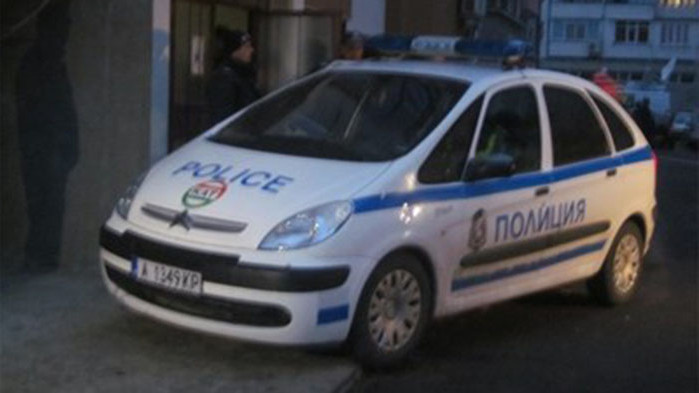 Две невръстни крадли ограбили старица в Монтанско