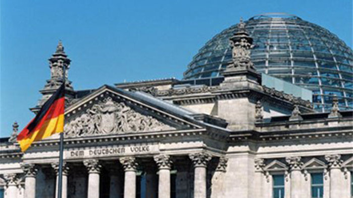 Горната камара на германския парламент днес прие конституционна поправка, която
