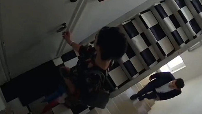 Петков и Бориславова? Видео от охранителна камера ги улавя да се усамотяват в апартамент? (ВИДЕО)