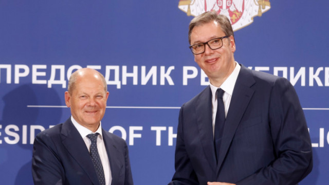 Вучич каза на Шолц, че Сърбия няма да въвежда санкции срещу Русия
